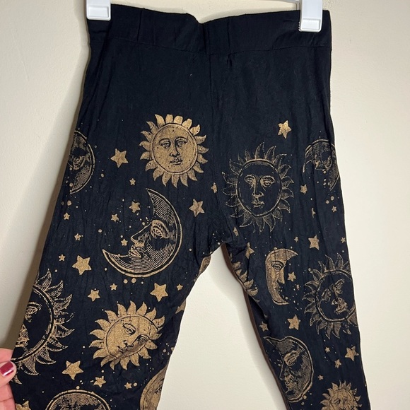 Deb Astrology Leggings Sun Moon Stars Boho Witchy Black and Gold Size Small - Picture 3 of 9